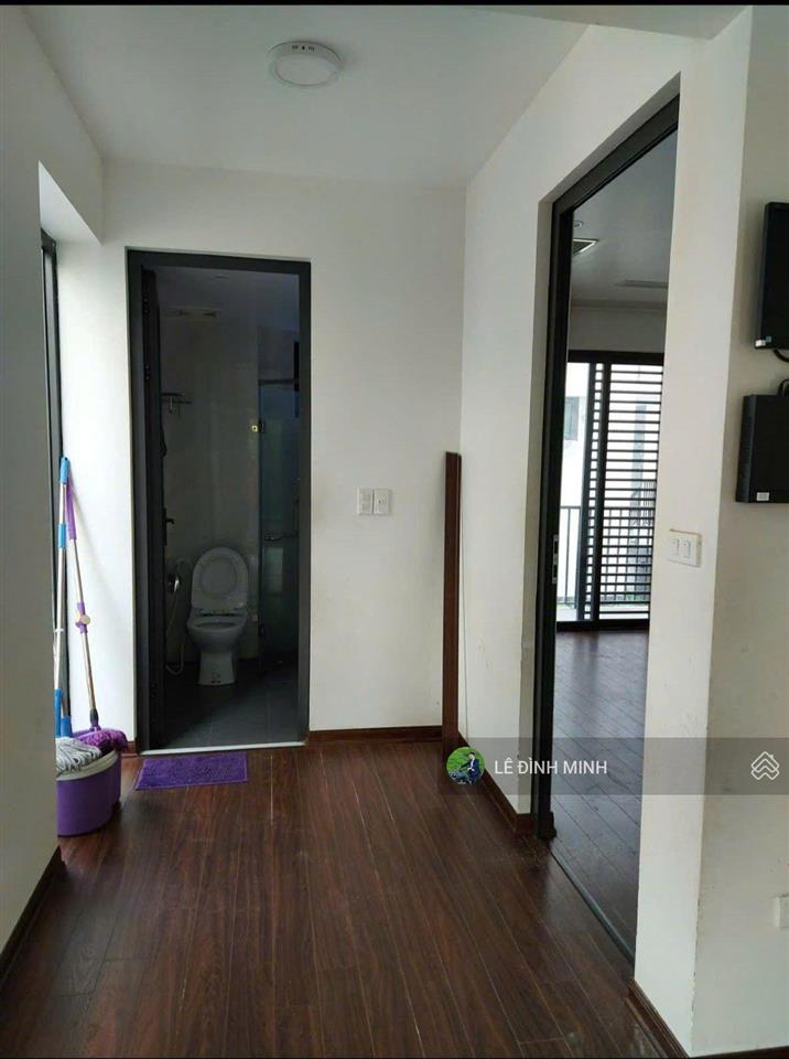 Cho thuê căn nhà liền kề khu đô thị. diện tích 150m2, mặt tiền 6m, 04 tầng. sân vườn xung quanh.