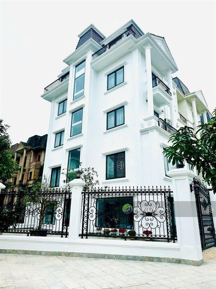 Căn 02 biệt thự đẹp nhất pháp vân. nhà nằm trục đường chính, diện tích 351m2, mặt tiền 13m