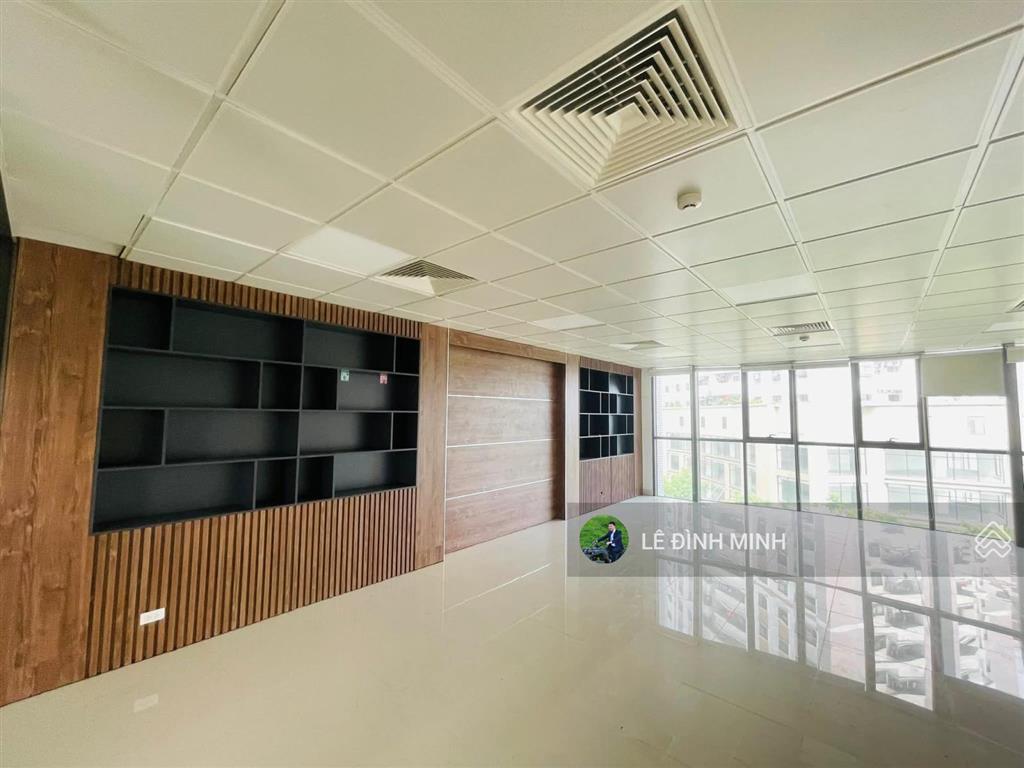 Cho nhà mặt phố. diện tích 600m2, 07 tầng, mt 07m, đủ pccc, thang máy, đủ điều hòa. ngân hàng, vp..