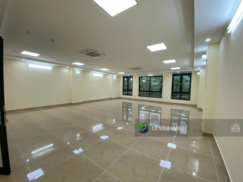 Cho nhà mặt phố. diện tích 600m2, 07 tầng, mt 07m, đủ pccc, thang máy, đủ điều hòa. ngân hàng, vp..