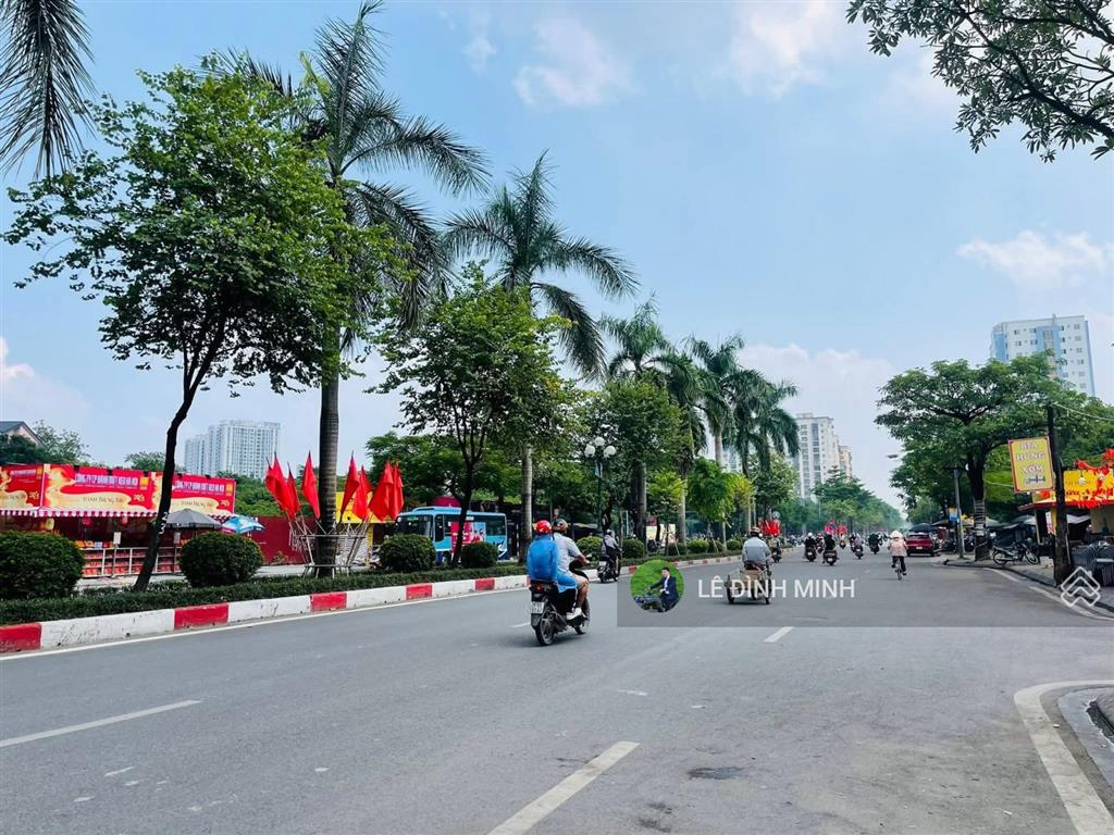 Cho nhà mặt phố. diện tích 600m2, 07 tầng, mt 07m, đủ pccc, thang máy, đủ điều hòa. ngân hàng, vp..