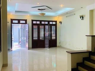 Cho thuê nhà nguyên căn mới ngõ 11 nguyễn hoàng. dt 80m x 5 tầng, mt 5m. giá 25tr.