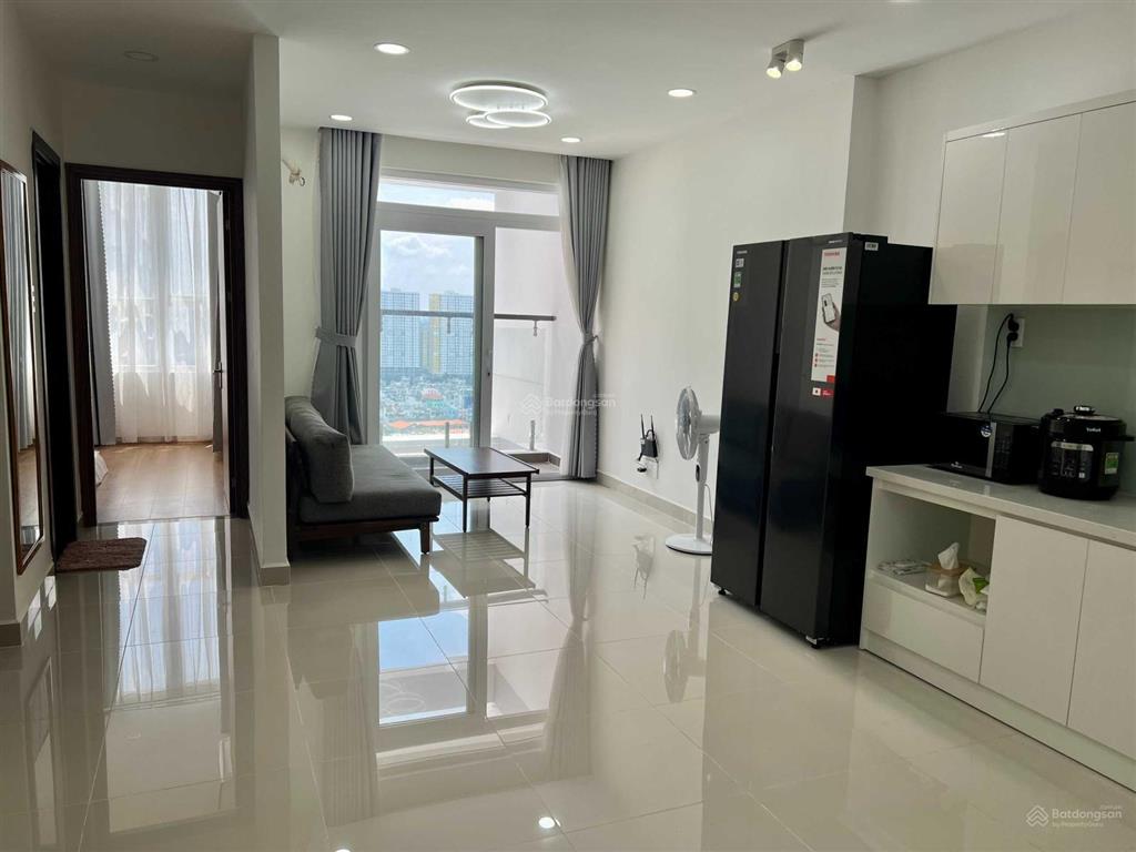 Cần tiền bán gấp căn 2pn 2wc 68m2, view công viên giá 2,920 tỷ bao gồm các chi phí. 0907 174 ***
