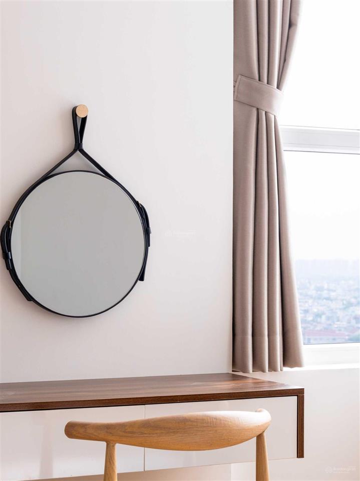 Cần tiền bán gấp căn hộ 90m2 3pn 2wc giá 3,6 tỷ tầng đẹp bao gồm các chi phí.  0907 174 ***