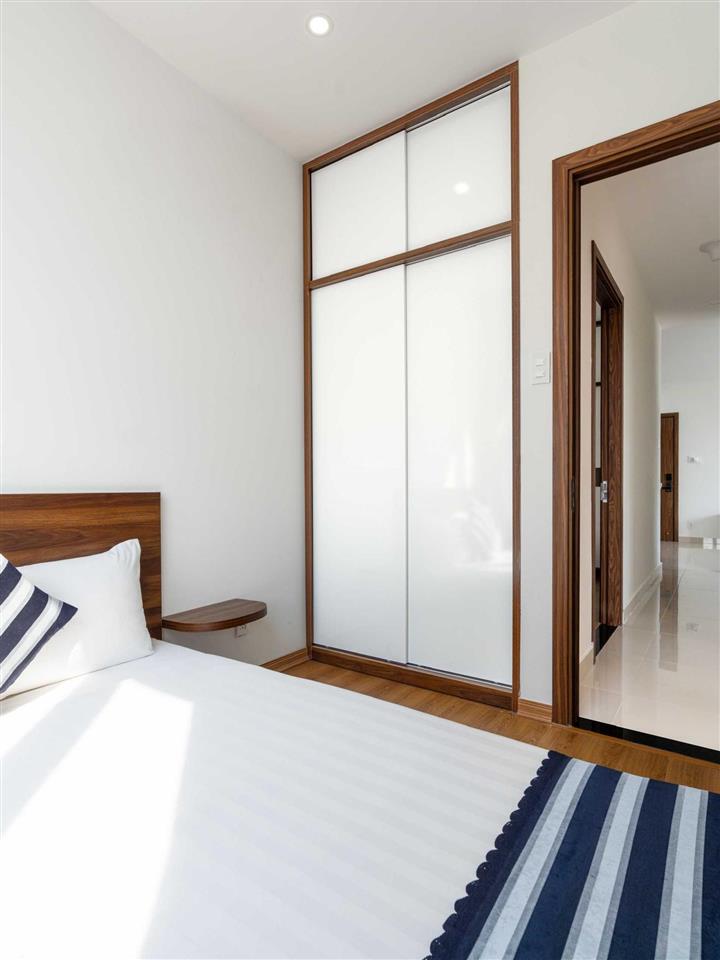 Cần tiền bán gấp căn hộ 90m2 3pn 2wc giá 3,6 tỷ tầng đẹp bao gồm các chi phí.  0907 174 ***