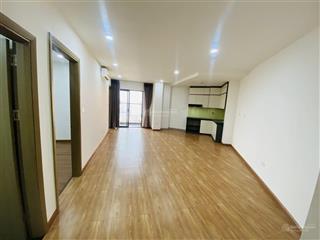 Cho thuê 2n đồ cơ bản chung cư samsora, vào luôn.  0904 994 ***