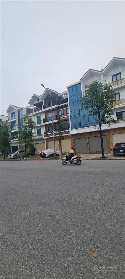 Chính chủ gửi bán lk phú lương mặt đường 30m ,dt65mx5 t,thang máy,hoàn thiện đẹp ,nhỉnh 18 tỷ,mtg