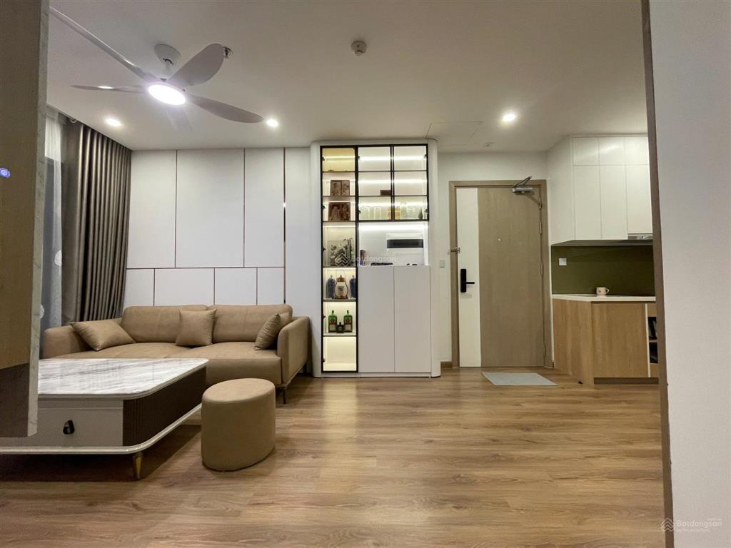Chính chủ cần tiền gấp bán nhanh căn 3pn 74,9m2 giá 4,25 tỷ vinhome smart city. l/h 0975 982 ***