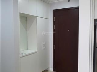 Chính chủ bán căn 2pn2vs 70,1m tòa c6 full nội thất view thành phố. l/h 0975 982 ***