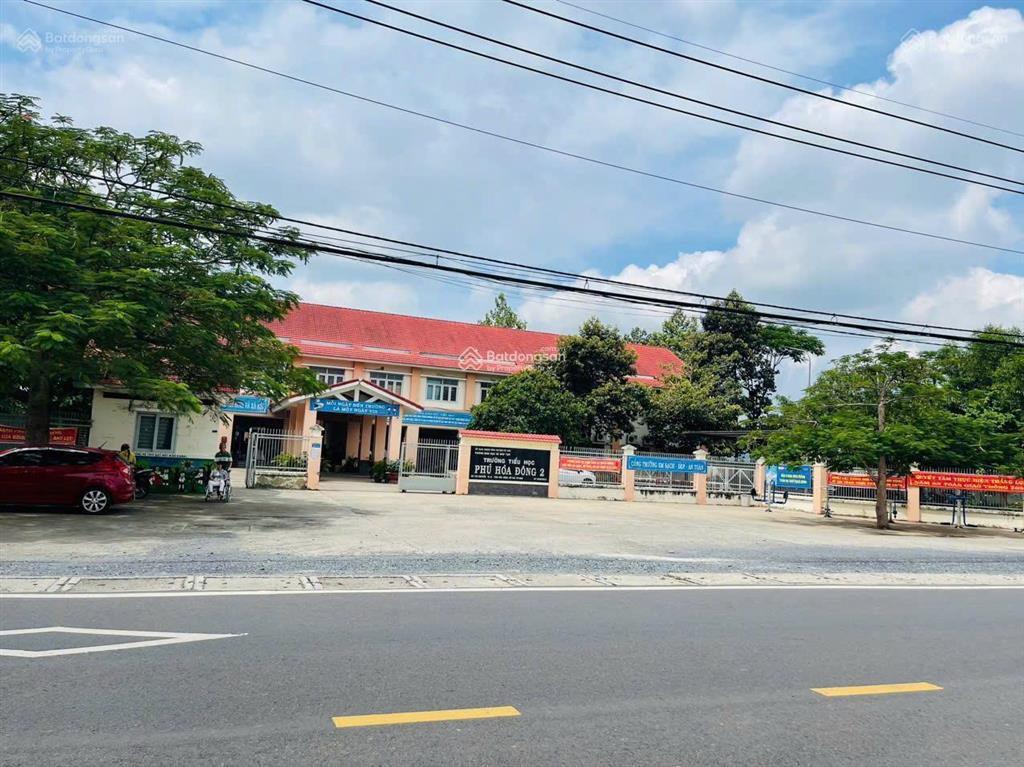 Bán nhà phú hòa đông, củ chi dt 133m2 thổ cư, nhà mới, đang cho thuê 2tr/th, đường ô tô, 2,050 tỷ