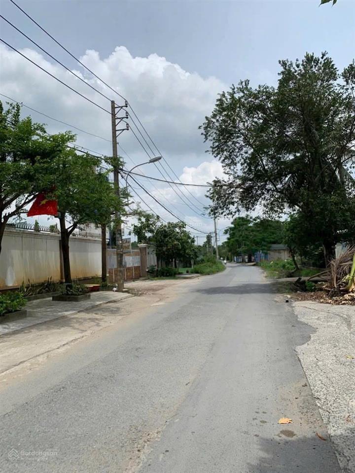 Bán đất 1/ ngắn nhị bình 3 dt 350m2, đất vuông vức, khu dân ở rất đông. vị trí đẹp