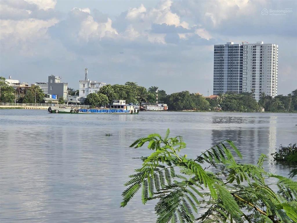 Bán đất xưởng mt sông sài gòn dt 865m2. đường xe tải thông. vị trí đẹp khu vực đang phát triển