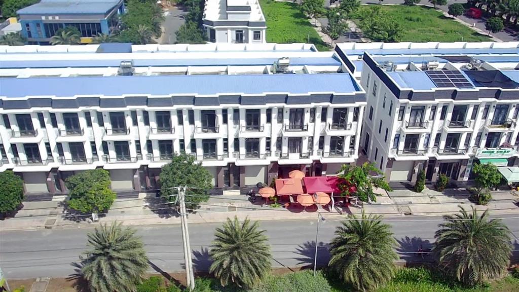 Cho thuê shophouse the sol city, cần giuộc, long an. dt 5*20m. giá 10 triệu/tháng