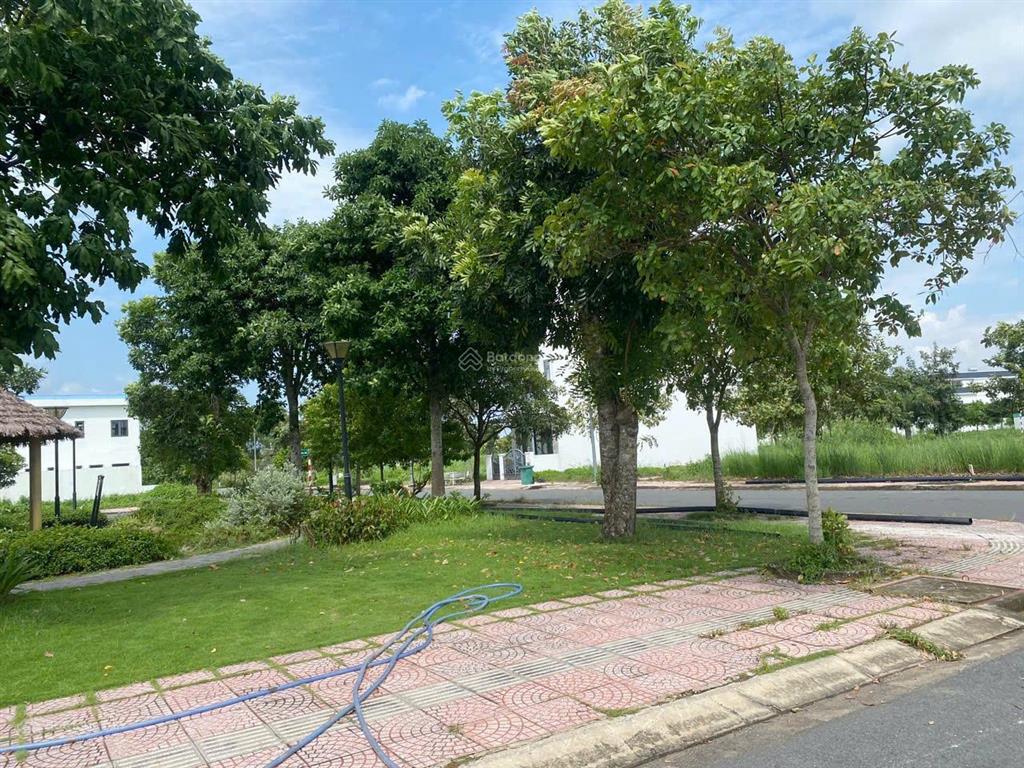 Cần bán đất the sol city. ngay hưng long, cần giuộc, long an. diện tích 100m2 giá bán 2,5 tỷ