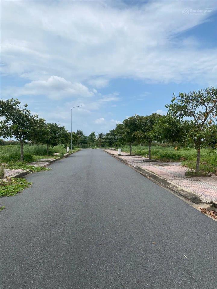 Cần bán đất the sol city. ngay hưng long, cần giuộc, long an. diện tích 100m2 giá bán 2,5 tỷ