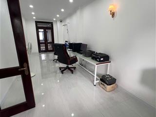 Cho thuê mặt bằng tầng 1 nhà mới xây. dt 100m². giá thuê 10,5 triệu/tháng