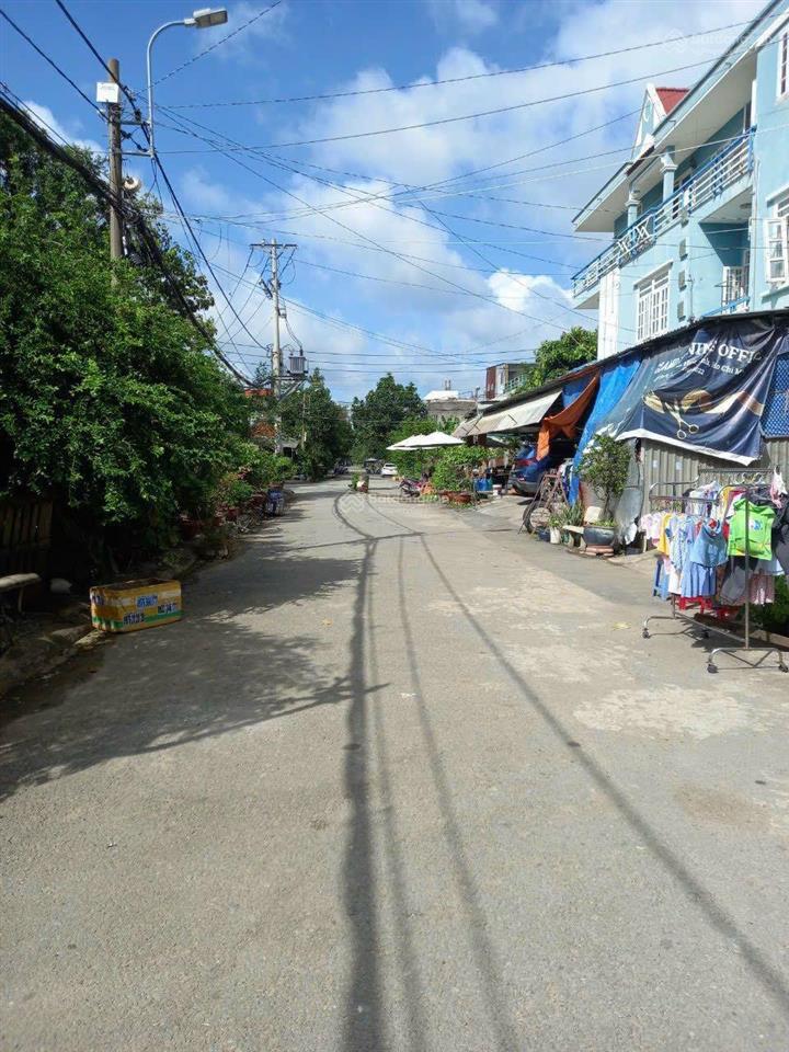 Chính chủ cần bán nhà phố khu dân cư hoàng hải.
sổ hồng riêng  0986 616 ***