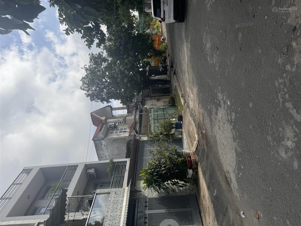 Chính chủ cần bán nhà phố khu dân cư hoàng hải.
sổ hồng riêng  0986 616 ***