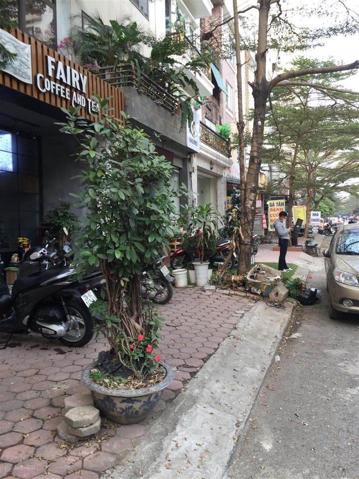 Chính chủ nhờ bán căn nhà liền kề đô thị văn khê kinh doanh đắc địa gần ngã tư mặt đường đôi