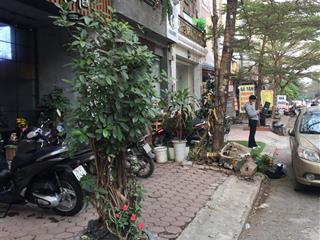 Chính chủ nhờ bán căn nhà liền kề đô thị văn khê kinh doanh đắc địa gần ngã tư mặt đường đôi