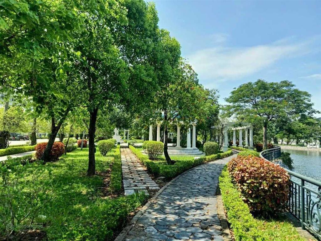 Biệt thự ở ngay, cách svđ mỹ đình 4km, biệt thự vườn cam.  0936 153 ***