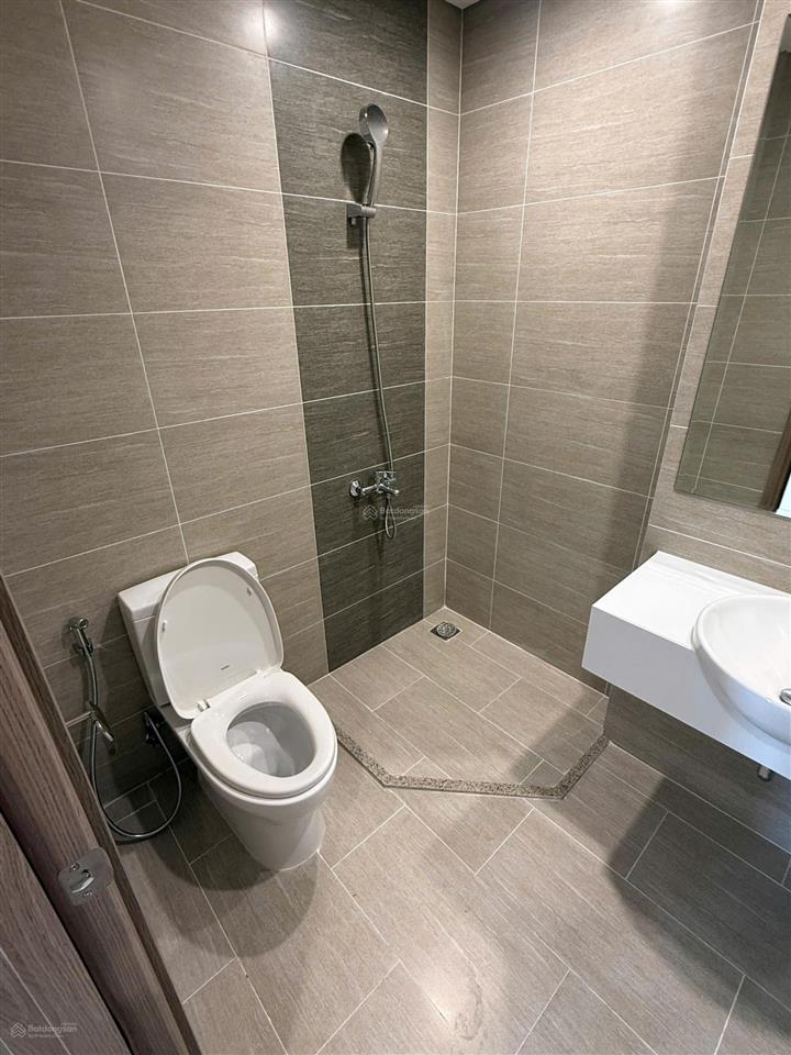 Bán căn hộ 2pn origami. sẵn sổ  giá 3tỷ180 trọn gói. đông bắc. nhà mới 100% view hồ bơi