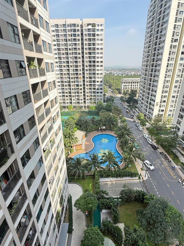 Bán căn hộ 2pn origami. sẵn sổ  giá 3tỷ180 trọn gói. đông bắc. nhà mới 100% view hồ bơi