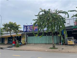 Bán nhà cấp 4 mặt tiền đường song hành, trung chánh, 10m x 20m, 2 sổ, 18 tỷ