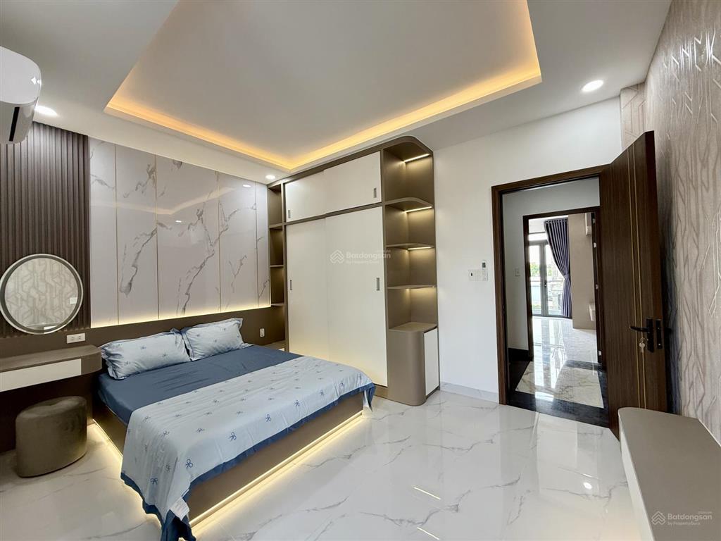 Nhà thạnh lộc 19, dt 4,5x14m, lửng, 3 lầu, 4pn, gara ô tô, sân thượng, hướng đông nam, 6,85 tỷ