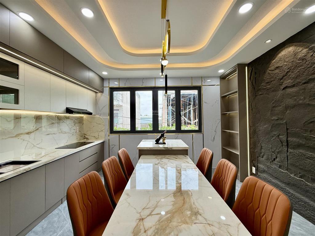 Nhà thạnh lộc 19, dt 4,5x14m, lửng, 3 lầu, 4pn, gara ô tô, sân thượng, hướng đông nam, 6,85 tỷ