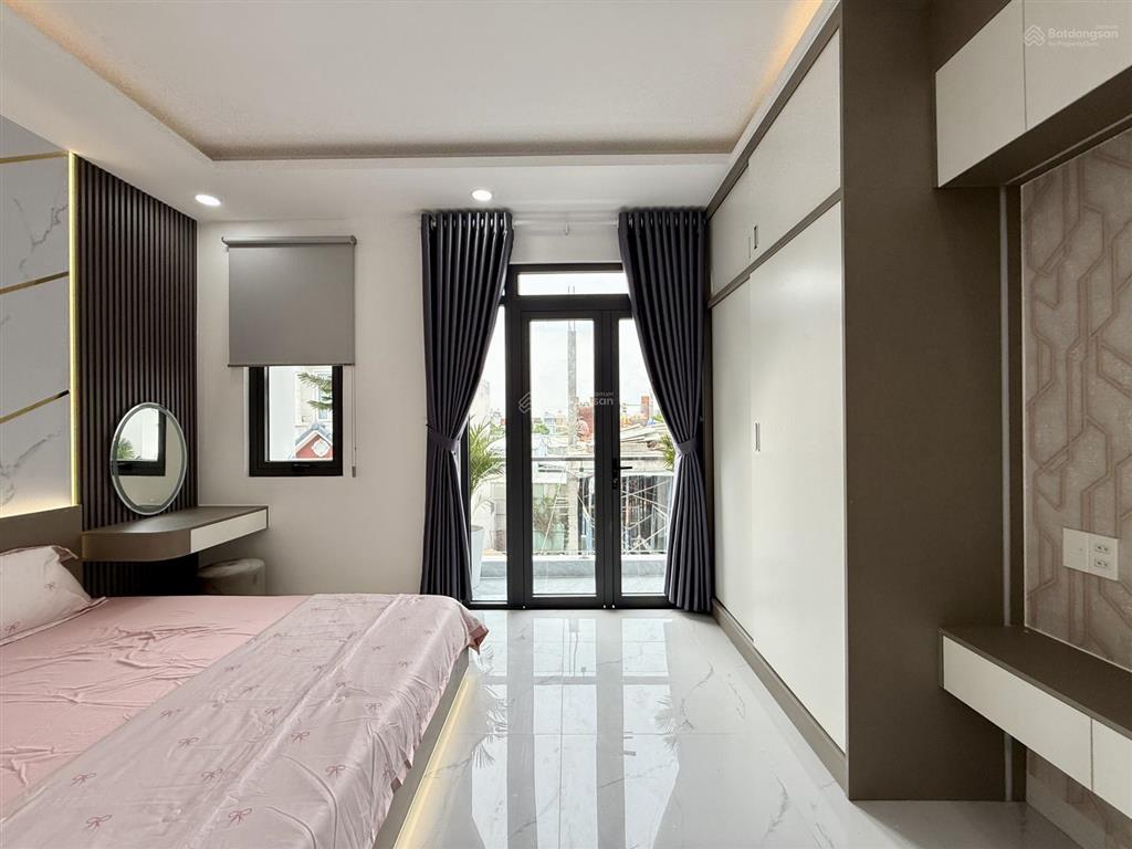 Nhà thạnh lộc 19, dt 4,5x14m, lửng, 3 lầu, 4pn, gara ô tô, sân thượng, hướng đông nam, 6,85 tỷ