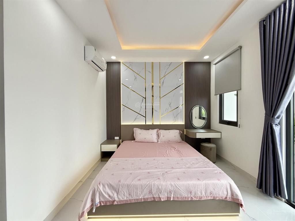 Nhà thạnh lộc 19, dt 4,5x14m, lửng, 3 lầu, 4pn, gara ô tô, sân thượng, hướng đông nam, 6,85 tỷ