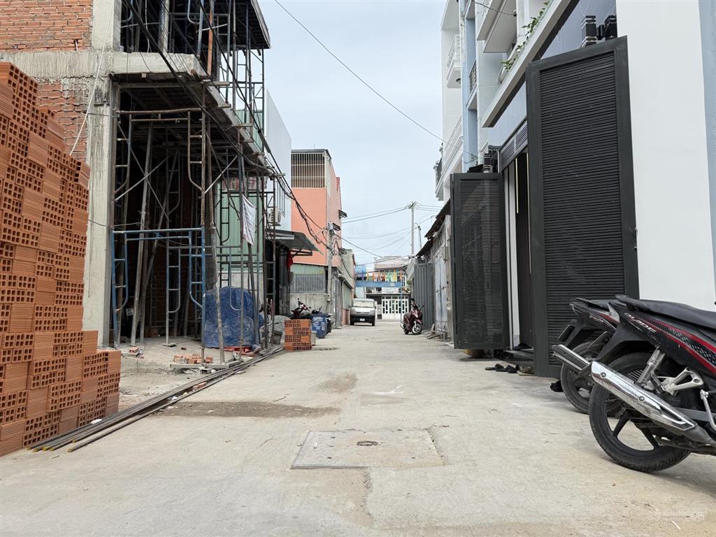 Nhà thạnh lộc 19, dt 4,5x14m, lửng, 3 lầu, 4pn, gara ô tô, sân thượng, hướng đông nam, 6,85 tỷ