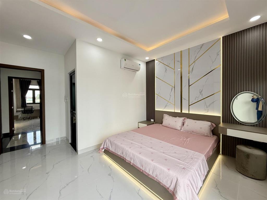 Nhà thạnh lộc 19, dt 4,5x14m, lửng, 3 lầu, 4pn, gara ô tô, sân thượng, hướng đông nam, 6,85 tỷ