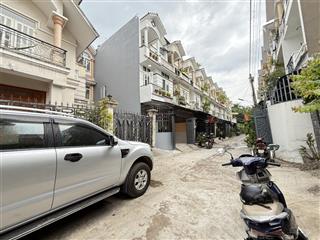 Nhà sát bên trường học, đường tl 40, dt4,2x14m, trệt, 2lầu, 3pn, p/thờ, sân trước, hướng tây bắc