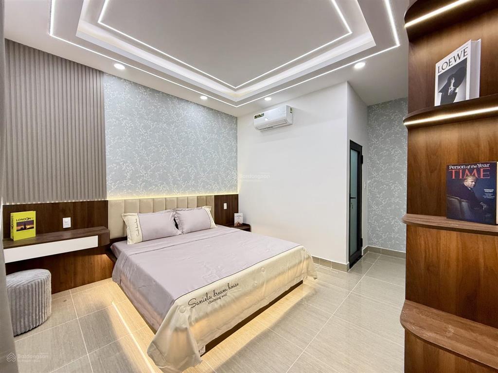 Nhà góc 2 mt đường tx 35, dt 5.10x11m, lửng, 3lầu, 4pn, 5vs, gara ô tô, sân thượng, 7.2 tỷ