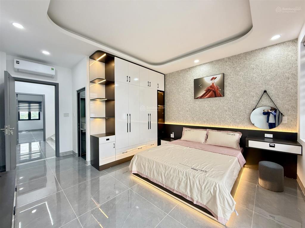 Nhà đường thông dt4.2x19m, lửng, 3lầu, 4pn, 6vs, p/thờ, gara ô tô, sân thượng, hướng đông, 7,4 tỷ