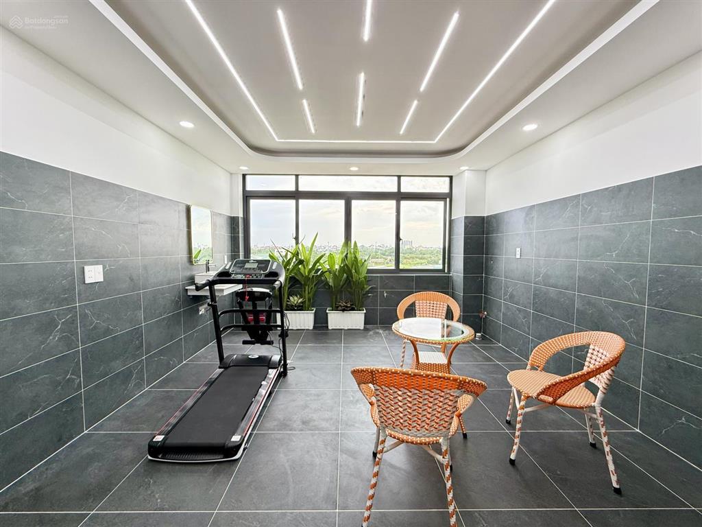 Nhà đường thông dt4.2x19m, lửng, 3lầu, 4pn, 6vs, p/thờ, gara ô tô, sân thượng, hướng đông, 7,4 tỷ