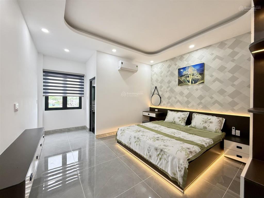 Nhà đường thông dt4.2x19m, lửng, 3lầu, 4pn, 6vs, p/thờ, gara ô tô, sân thượng, hướng đông, 7,4 tỷ