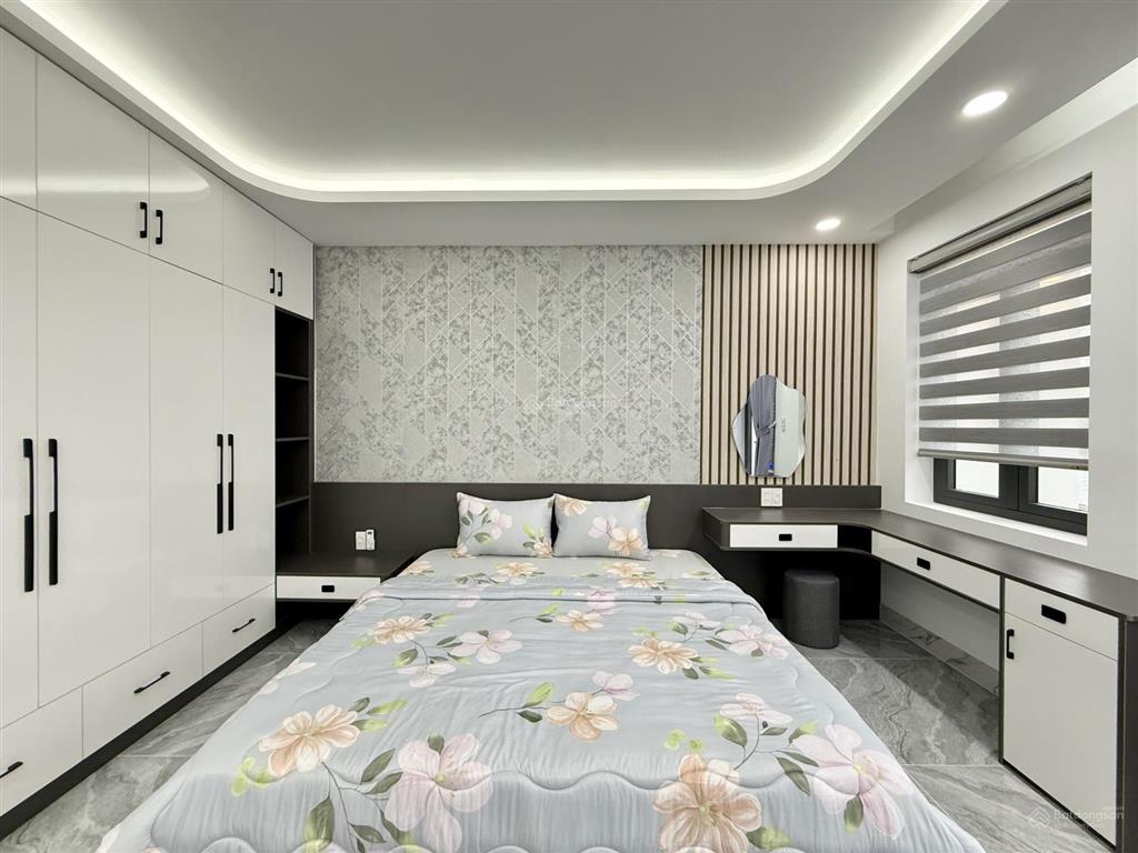 Nhà bên trường học đường thạnh lộc 29, dt4mx20m, lửng, 3lầu, 4pn, p.thờ, gara ô tô, giá 7,55 tỷ