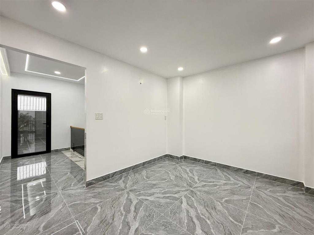 Nhà bên trường học đường thạnh lộc 29, dt4mx20m, lửng, 3lầu, 4pn, p.thờ, gara ô tô, giá 7,55 tỷ