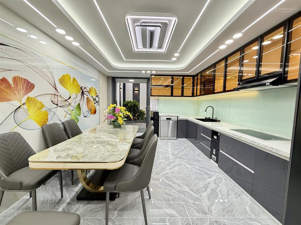 Nhà bên trường học đường thạnh lộc 29, dt4mx20m, lửng, 3lầu, 4pn, p.thờ, gara ô tô, giá 7,55 tỷ