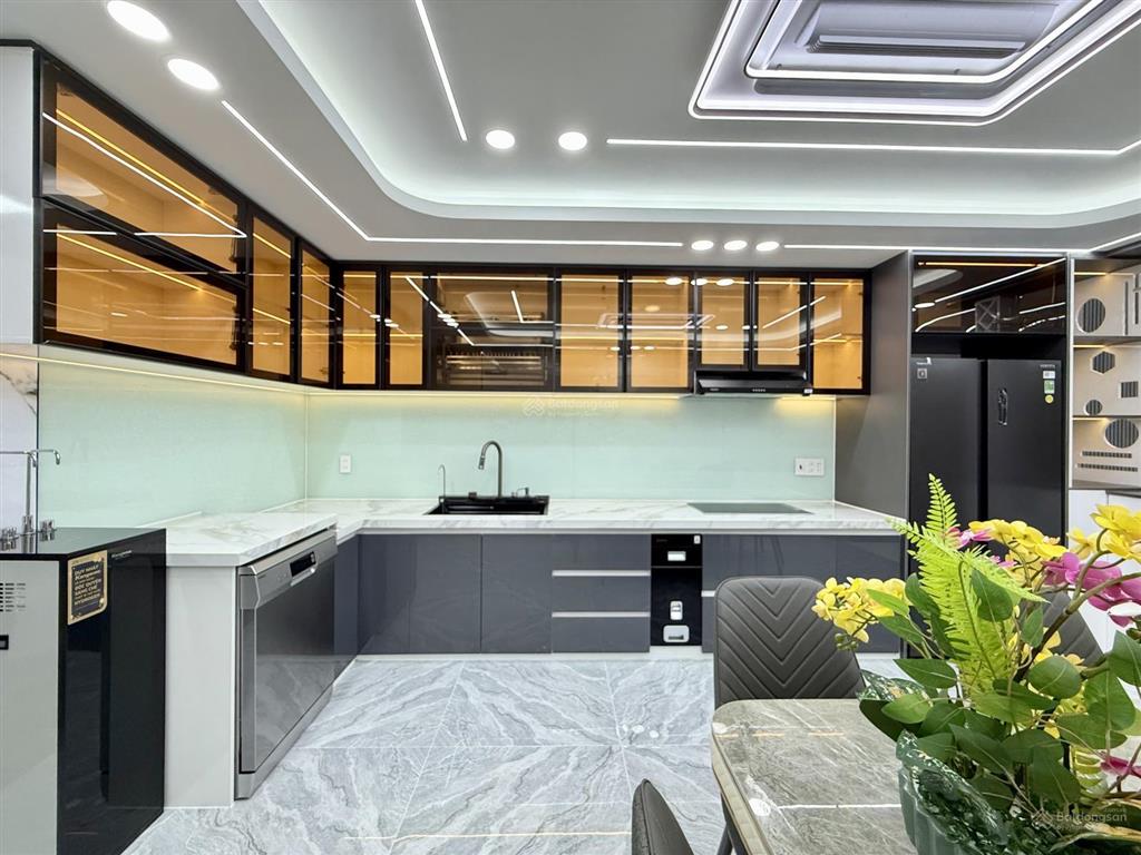 Nhà bên trường học đường thạnh lộc 29, dt4mx20m, lửng, 3lầu, 4pn, p.thờ, gara ô tô, giá 7,55 tỷ