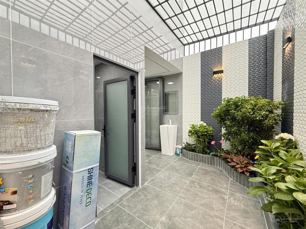 Nhà bên trường học đường thạnh lộc 29, dt4mx20m, lửng, 3lầu, 4pn, p.thờ, gara ô tô, giá 7,55 tỷ