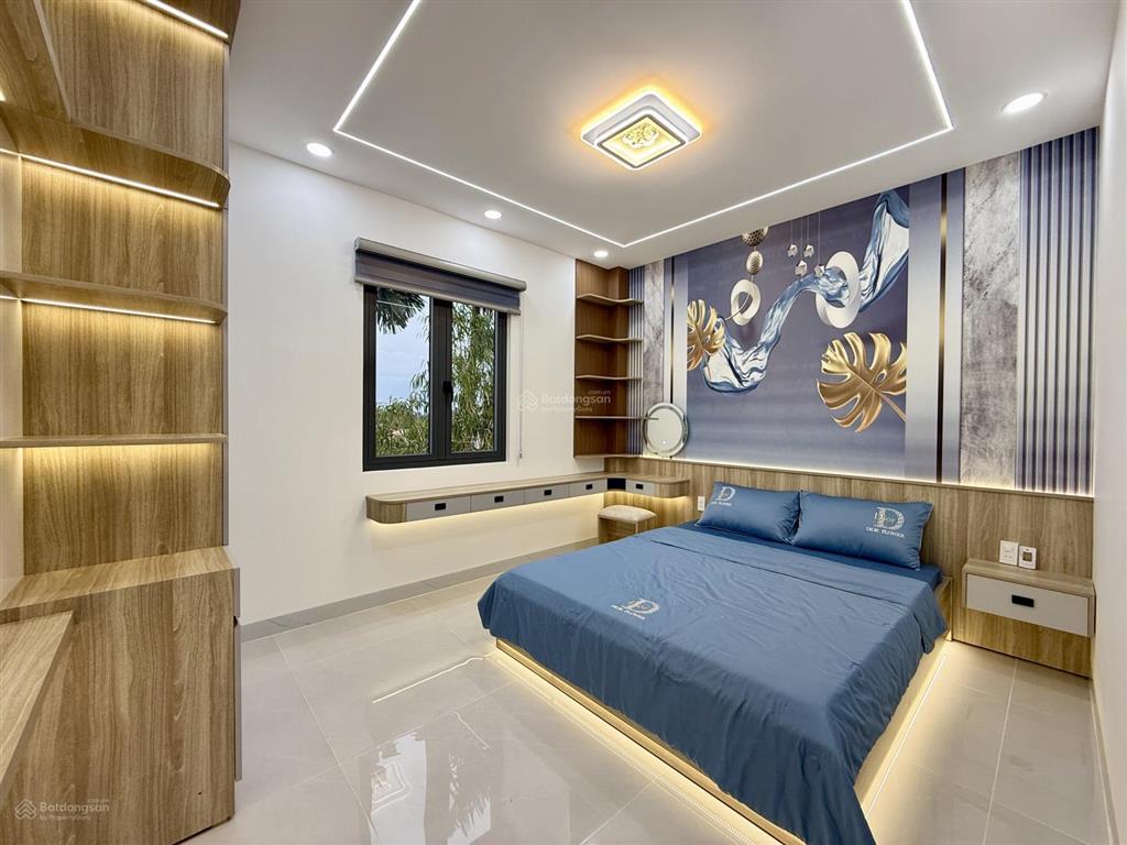 Nhà hẻm xe hơi thạnh xuân 25, dt4m x 14m, lửng, 3lầu, 4pn, gara ô tô, sân thượng, hướng đn, 6.3 tỷ