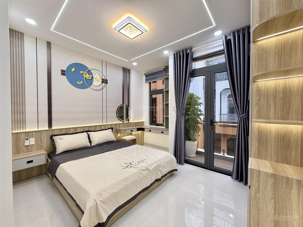 Nhà hẻm xe hơi thạnh xuân 25, dt4m x 14m, lửng, 3lầu, 4pn, gara ô tô, sân thượng, hướng đn, 6.3 tỷ