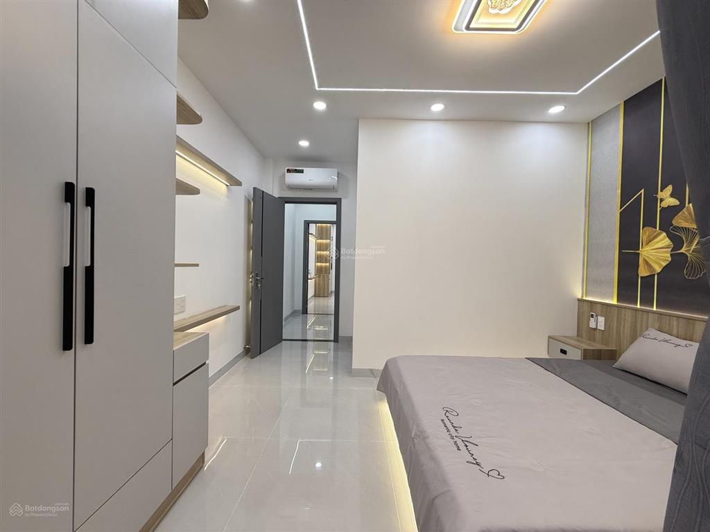 Nhà hẻm xe hơi thạnh xuân 25, dt4m x 14m, lửng, 3lầu, 4pn, gara ô tô, sân thượng, hướng đn, 6.3 tỷ