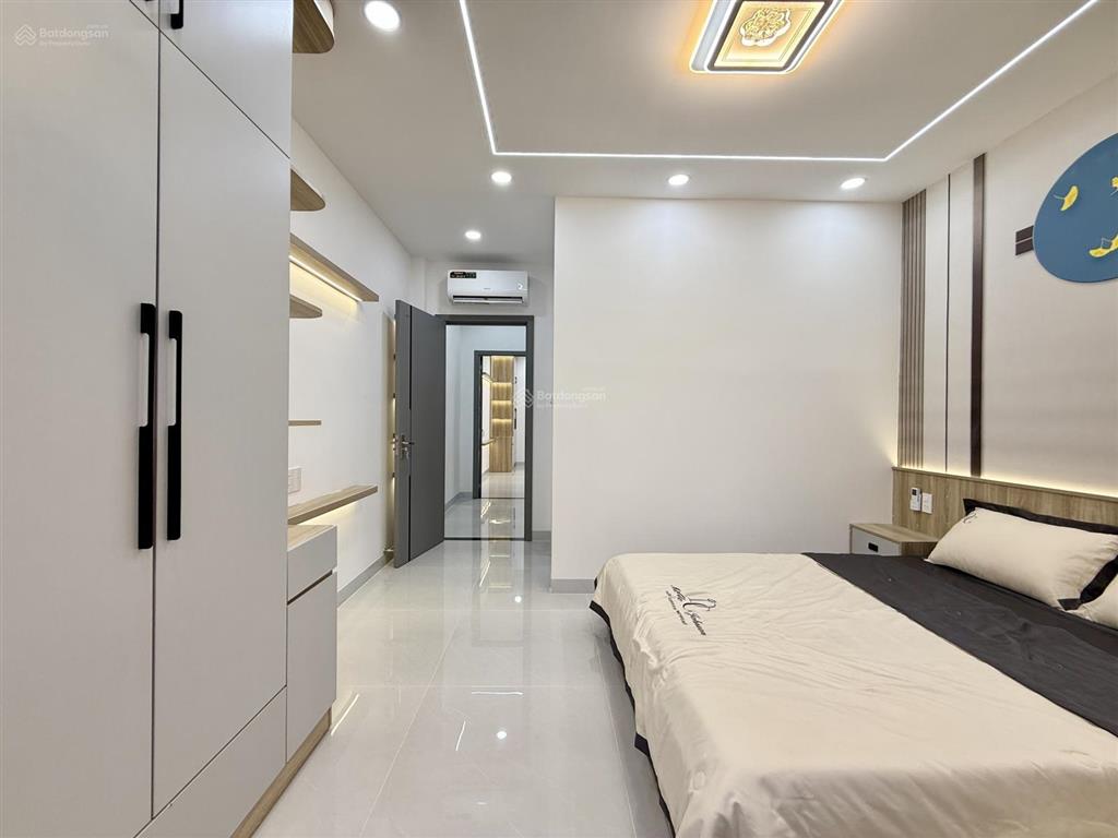 Nhà hẻm xe hơi thạnh xuân 25, dt4m x 14m, lửng, 3lầu, 4pn, gara ô tô, sân thượng, hướng đn, 6.3 tỷ