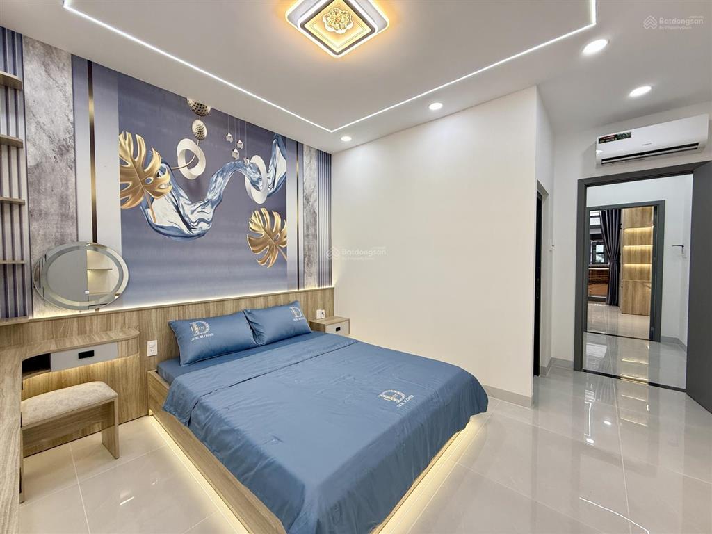 Nhà hẻm xe hơi thạnh xuân 25, dt4m x 14m, lửng, 3lầu, 4pn, gara ô tô, sân thượng, hướng đn, 6.3 tỷ