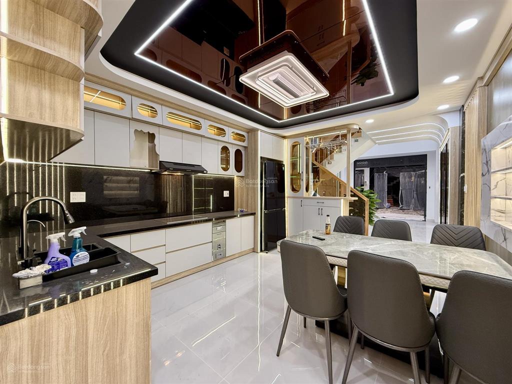 Nhà hẻm xe hơi thạnh xuân 25, dt4m x 14m, lửng, 3lầu, 4pn, gara ô tô, sân thượng, hướng đn, 6.3 tỷ